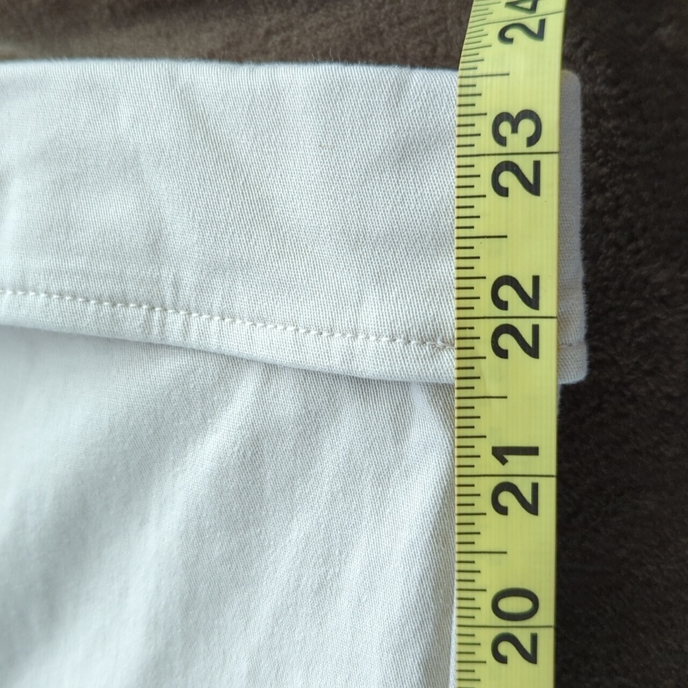 3/$20🌟 LOFT Stretch Khaki Capris Size 8 - Picture 11 of 11